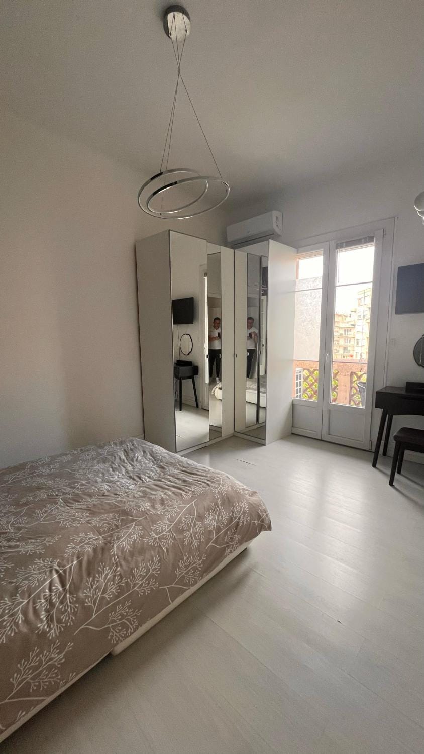Bed, TV and multimedia, Photo of the whole room, Bedroom, wardrobe