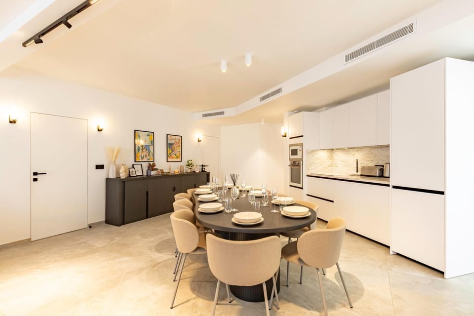 Coffee/tea facilities, Kitchen or kitchenette, Living room, Seating area, Dining area, minibar, oven, pet friendly, stove