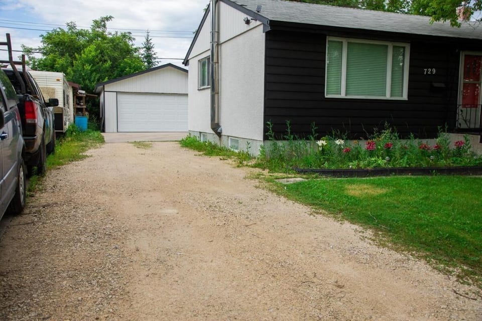 One-bedroom guest suite with private entry Apartment in Winnipeg