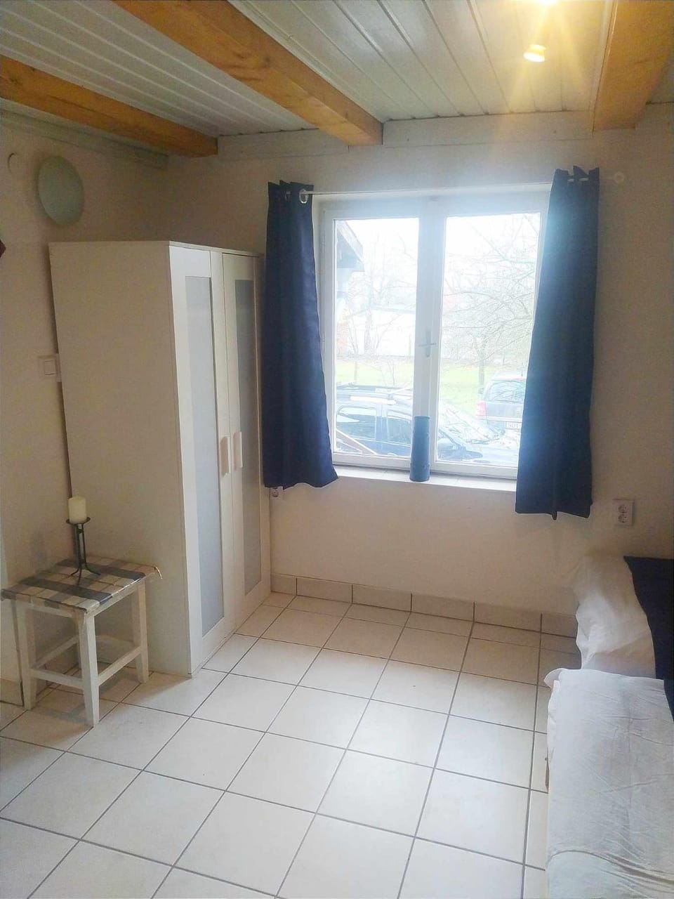 Bed, Living room, wardrobe