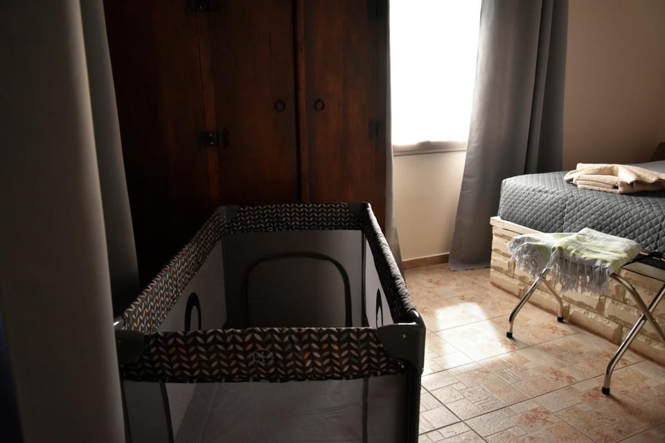 Bedroom, cot
