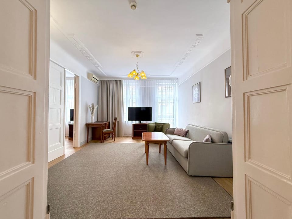 Living room, Photo of the whole room