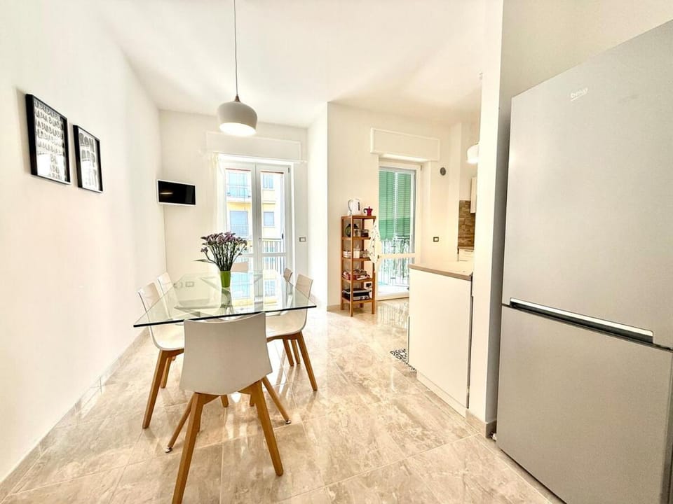 TV and multimedia, Kitchen or kitchenette, Dining area
