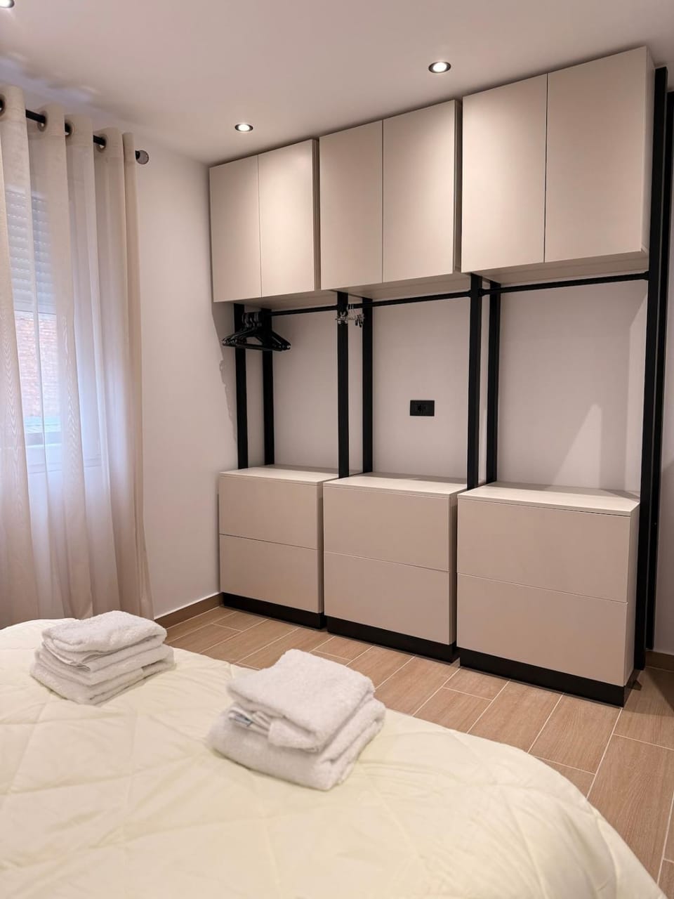 Bed, Photo of the whole room, Bedroom, towels, wardrobe