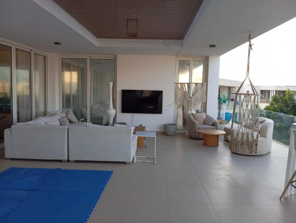 Property building, Balcony/Terrace