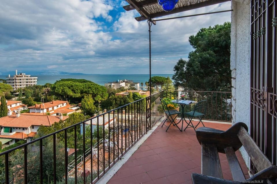 Natural landscape, Balcony/Terrace, Sea view