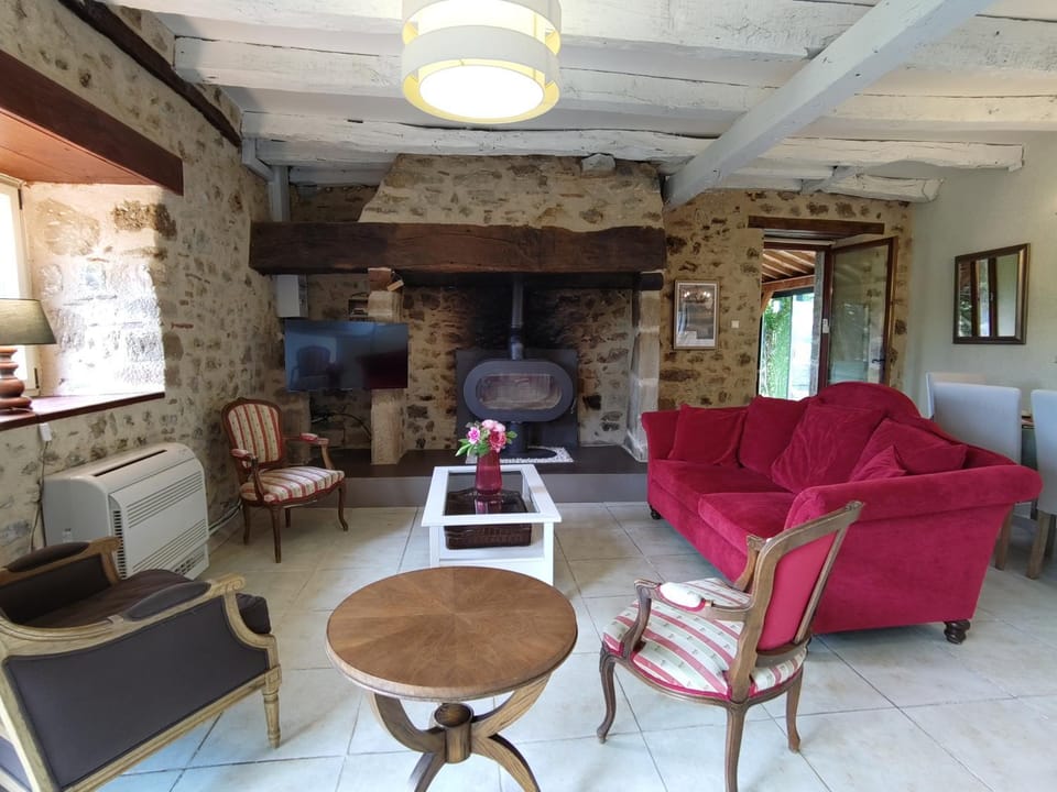 Living room, fireplace