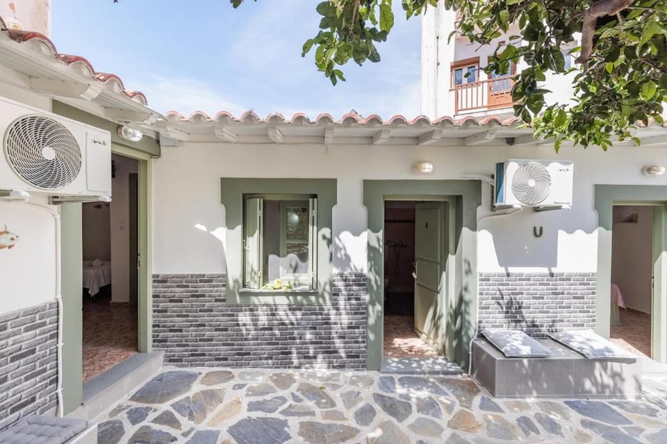 Lemon Trees Rooms & Studio Apartment in Skopelos