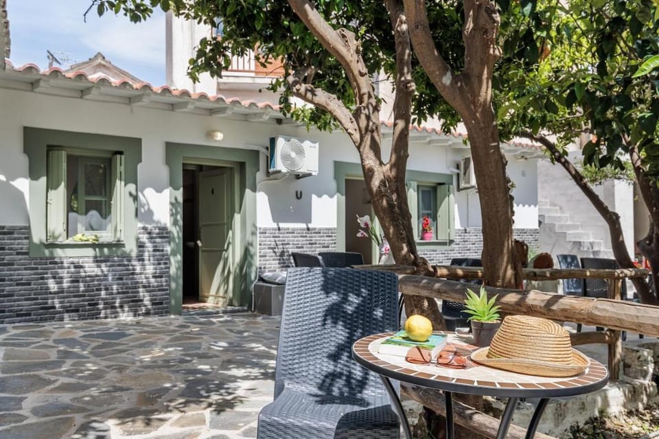 Lemon Trees Rooms & Studio Apartment in Skopelos