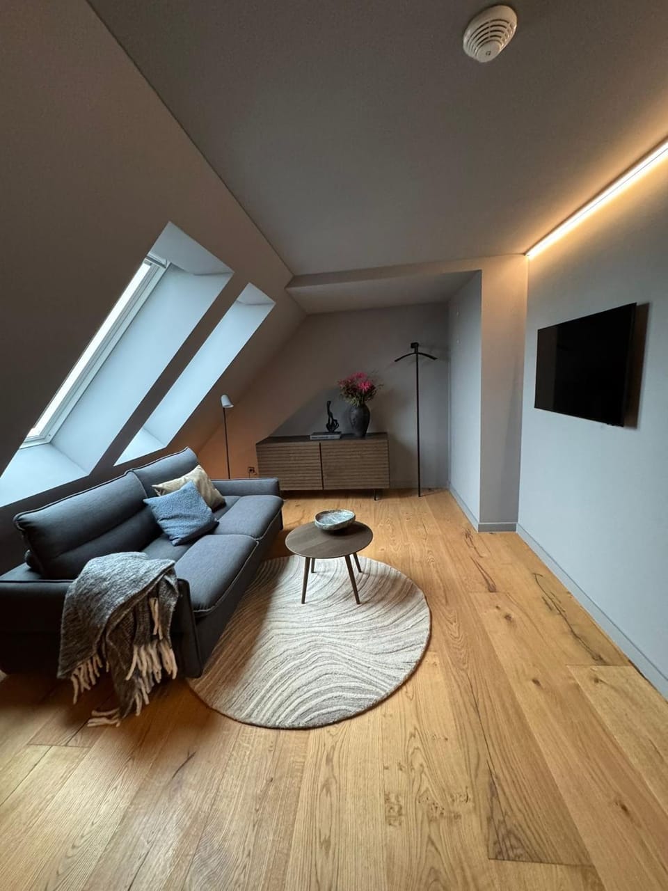 TV and multimedia, Living room, Seating area