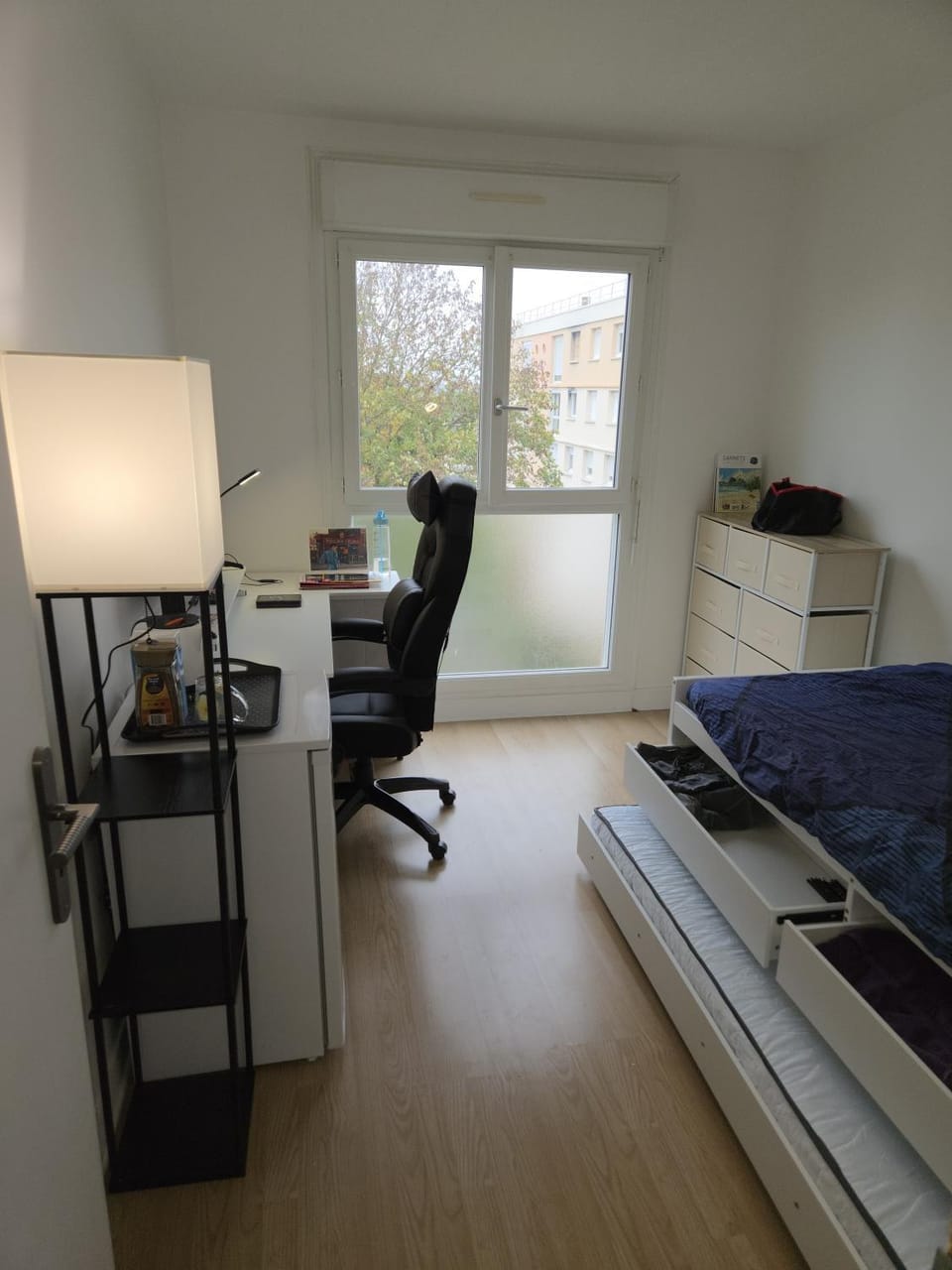 Bed, Coffee/tea facilities, Photo of the whole room, Seating area