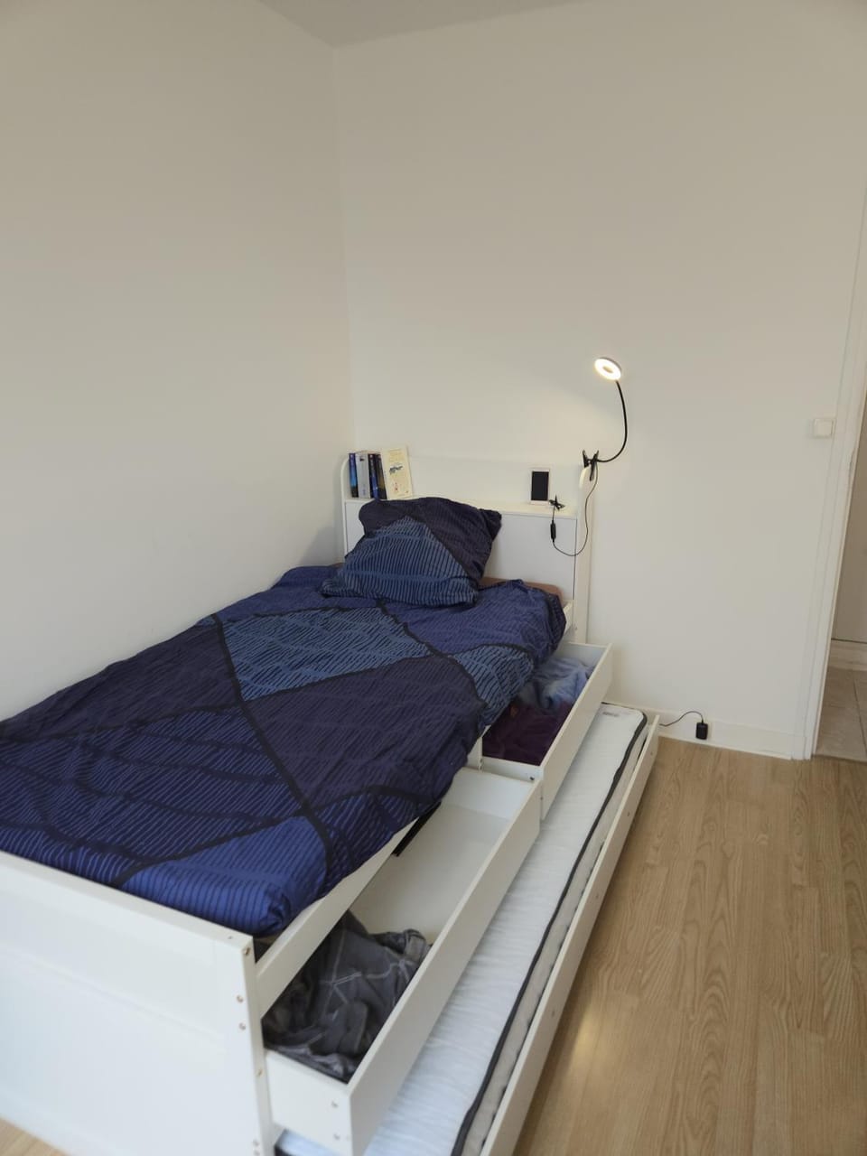 Bed, Bedroom