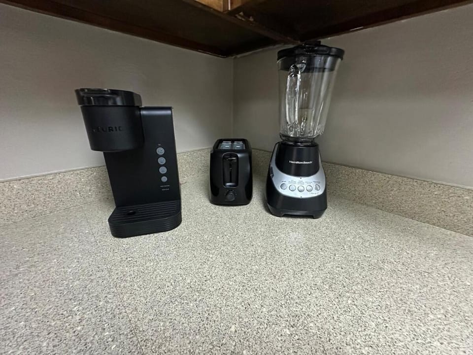 Coffee/tea facilities, Kitchen or kitchenette