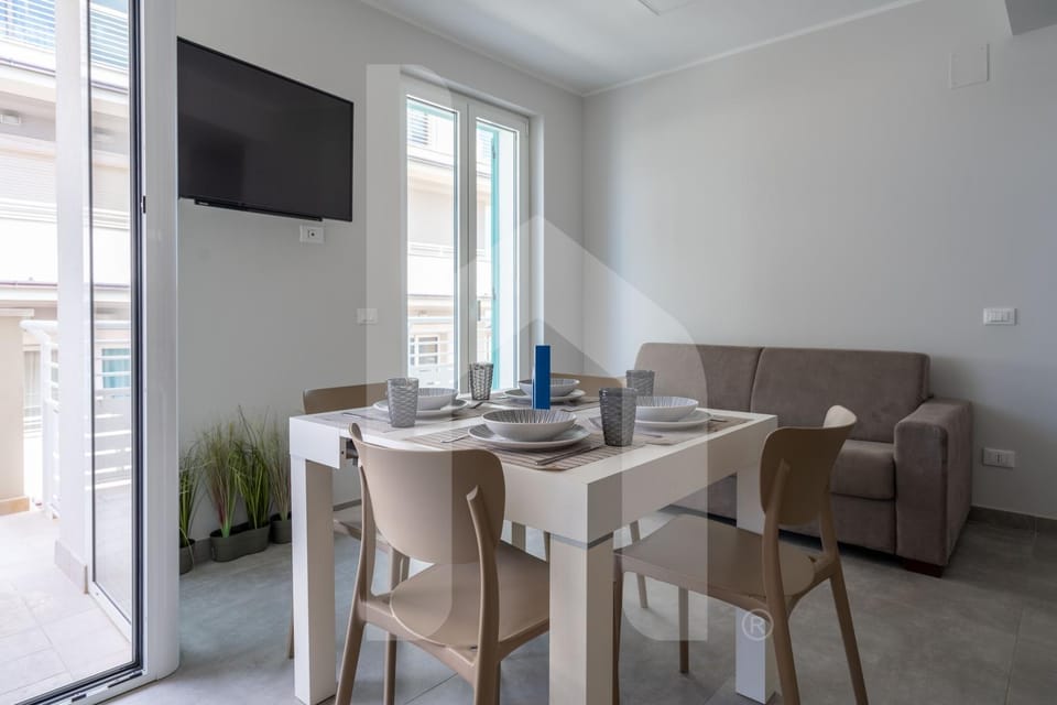 TV and multimedia, Living room, Dining area