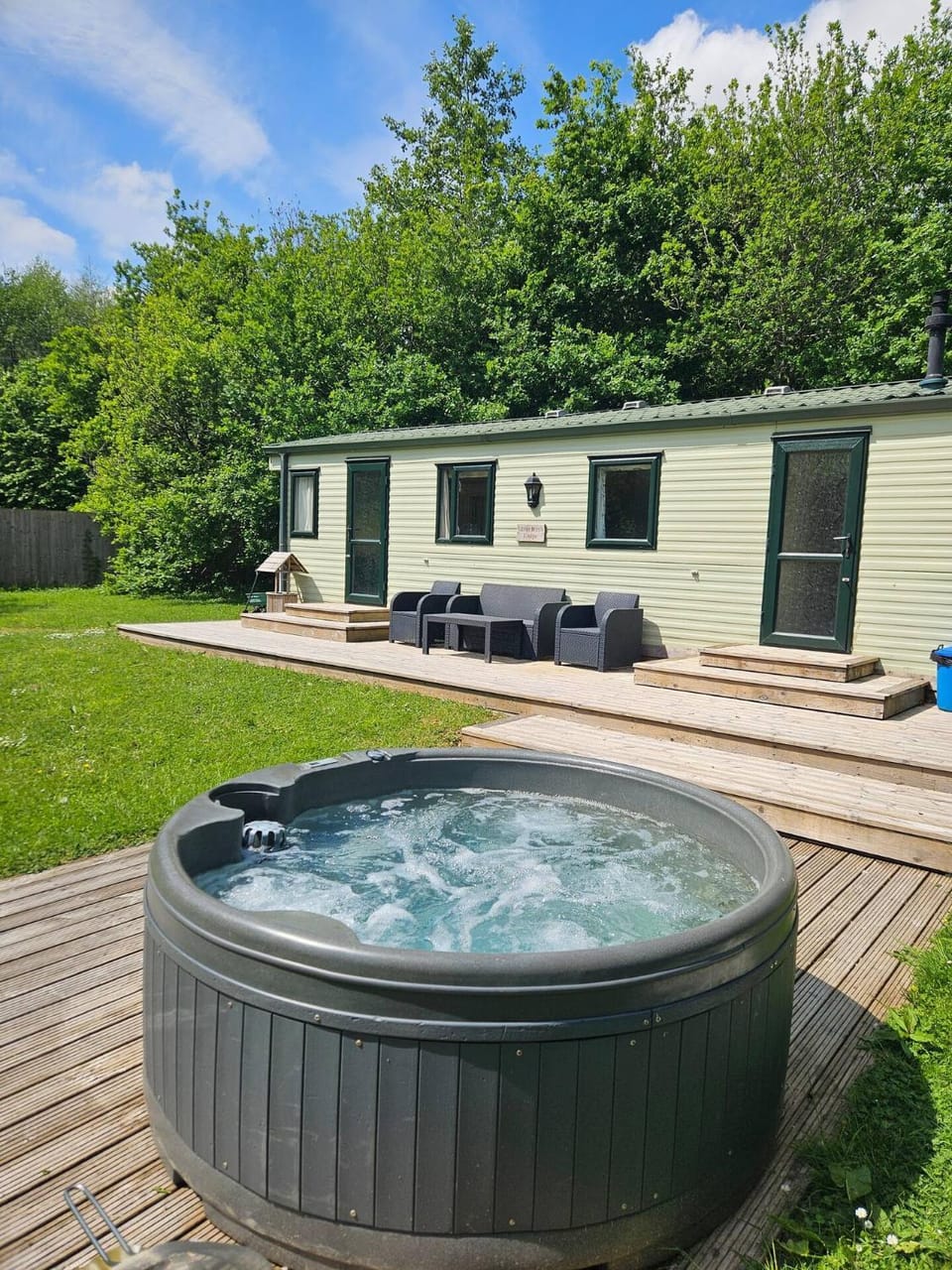 Property building, Natural landscape, Hot Tub