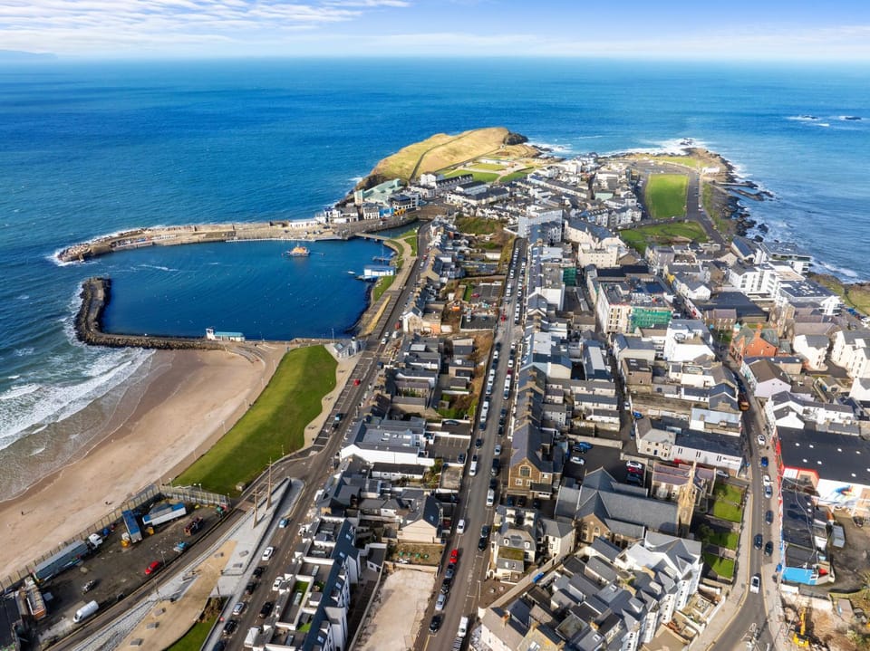 Twin View Atlantic with 2 Hospitality tickets for The 153rd Open final day on 20th July Apartment in Portrush