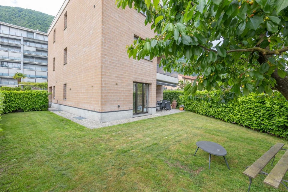 Property building, Spring, Day, Natural landscape, Garden, Garden view, Mountain view