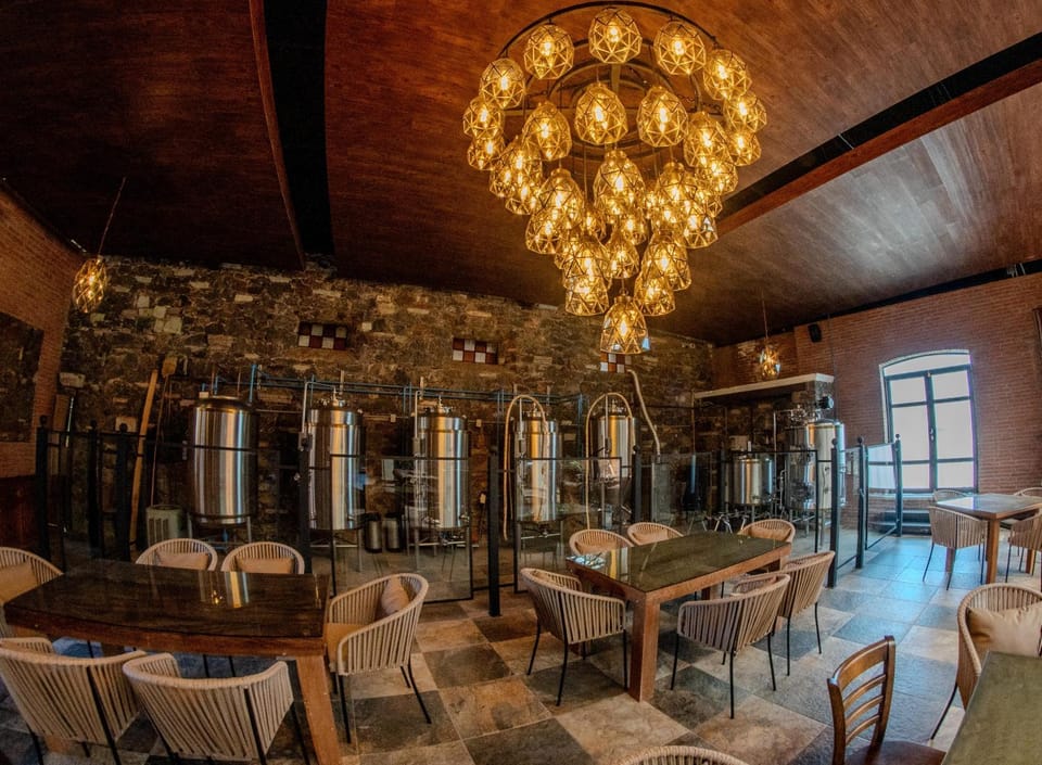 Restaurant/places to eat, Banquet/Function facilities