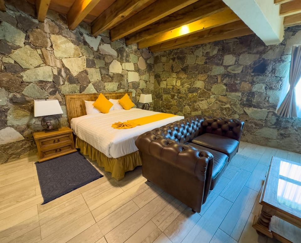 Bed, Living room, Photo of the whole room, Bedroom