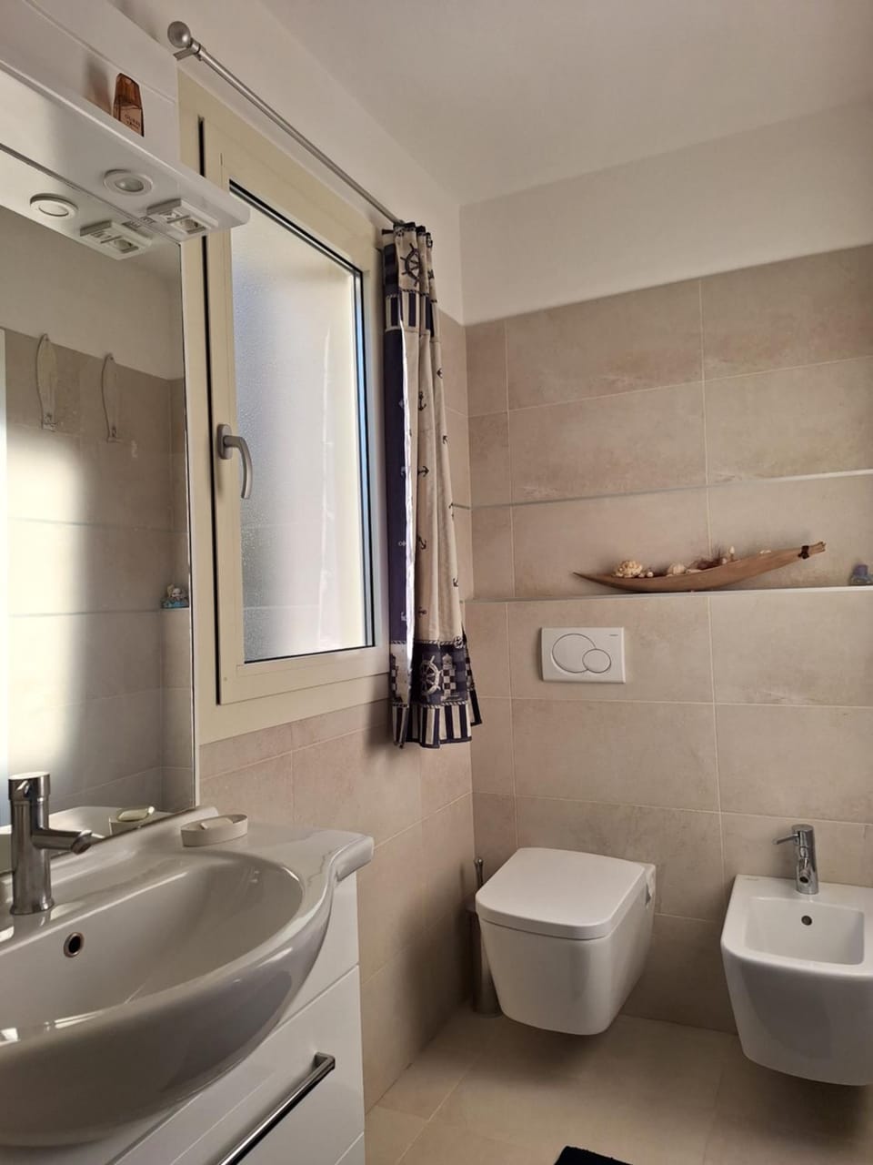 Shower, Toilet, Bathroom, bidet, towels