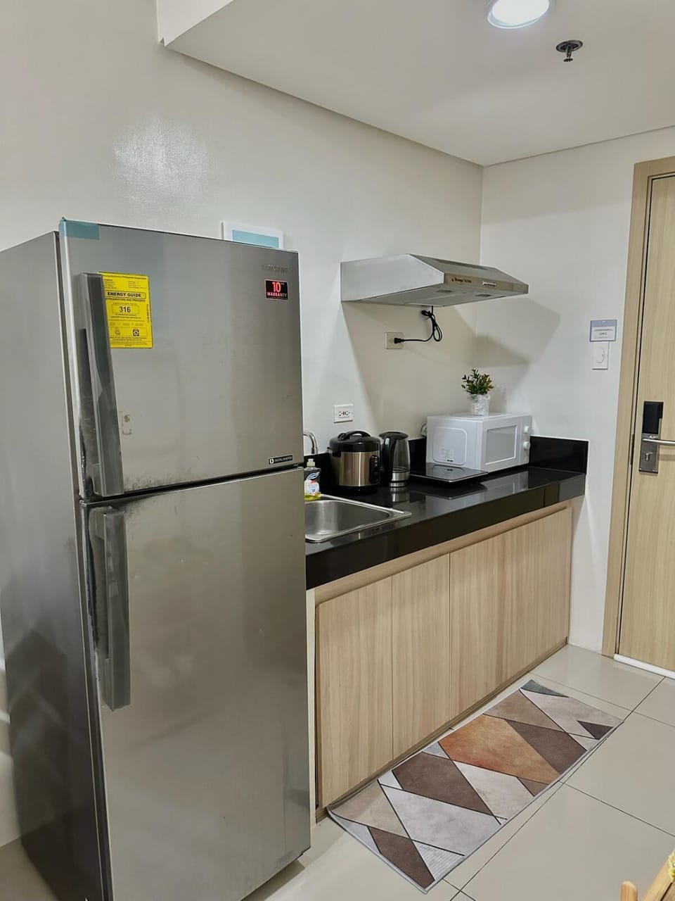 Vine Residences 2BR, Unli WiFi, PrimeVideo, freeparking Near Mall, Kiddie Pool 902 Apartment in Quezon City
