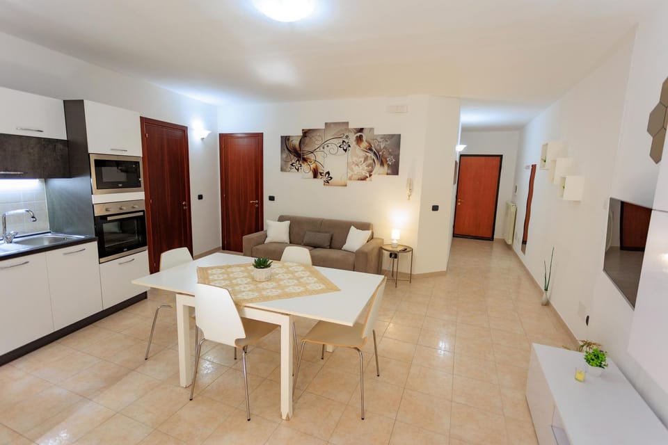 Living room, Seating area, Dining area, oven, stove