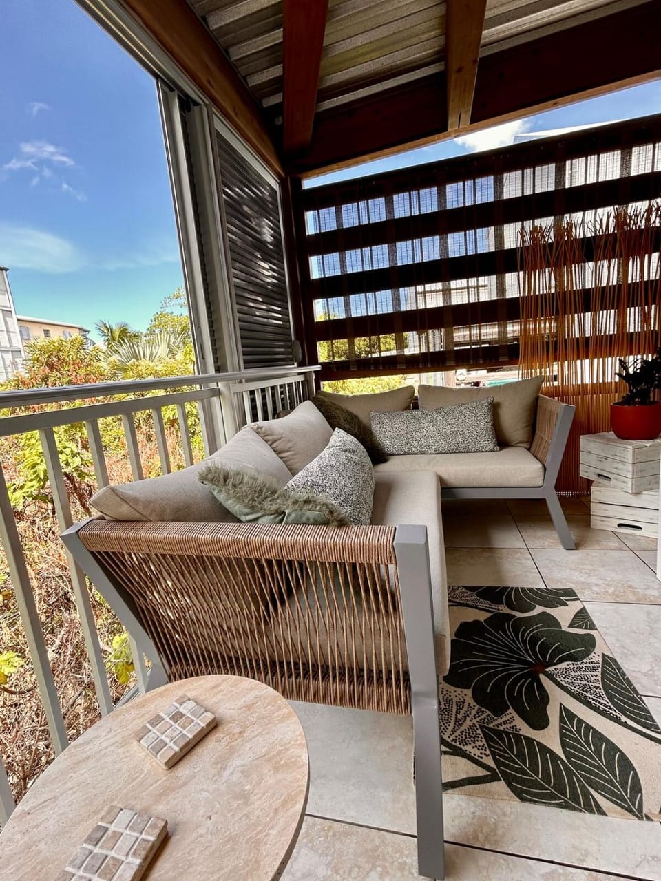 Patio, View (from property/room), Balcony/Terrace, Living room