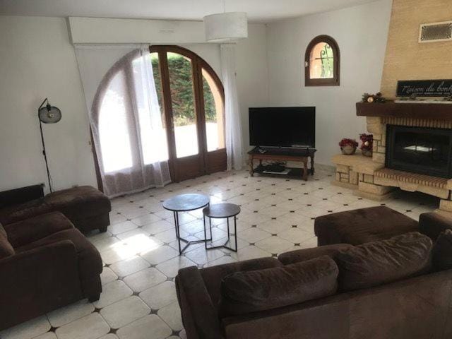 Communal lounge/ TV room