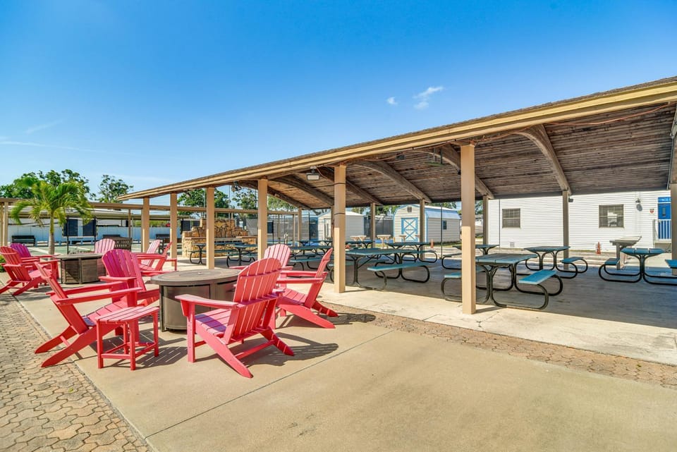 10 Mi to Beaches: Home w/ Pool Access in Largo! House in Pinellas Park