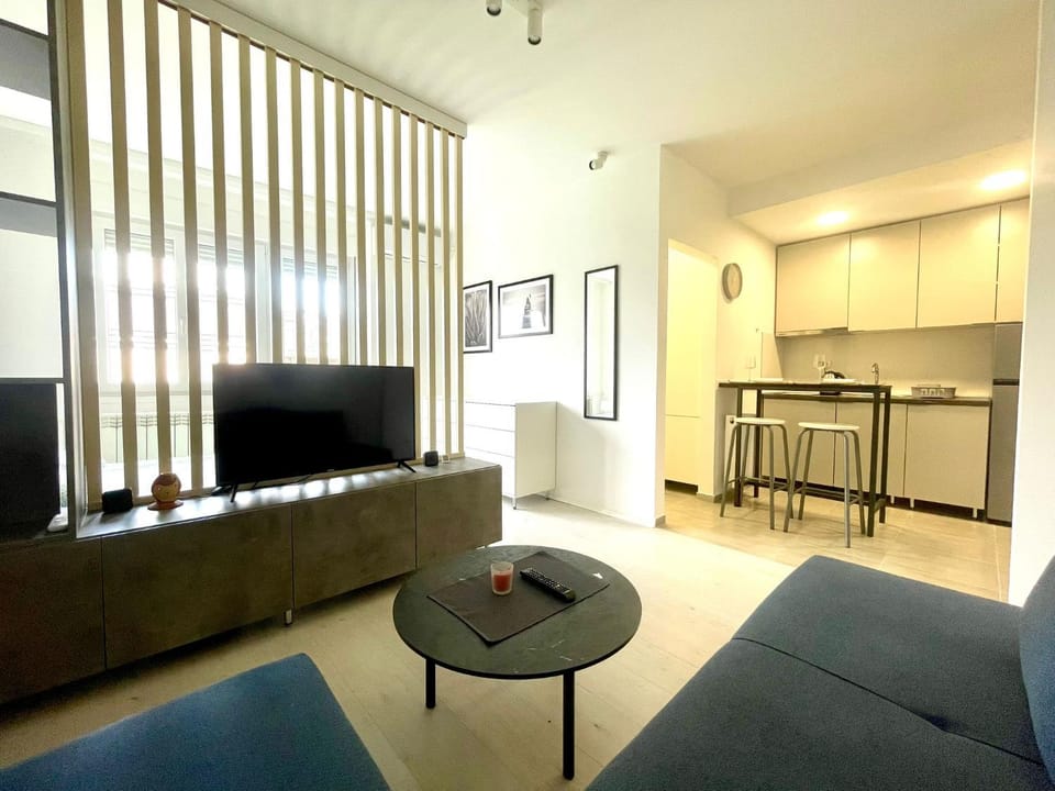 Communal lounge/ TV room, TV and multimedia, Kitchen or kitchenette, Living room, Seating area, Evening entertainment