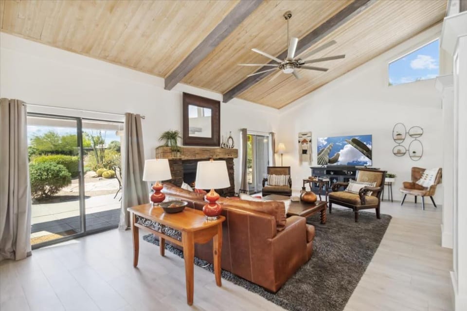 Club Ironwood Resort Access Desert Garden & Golf House in Carefree
