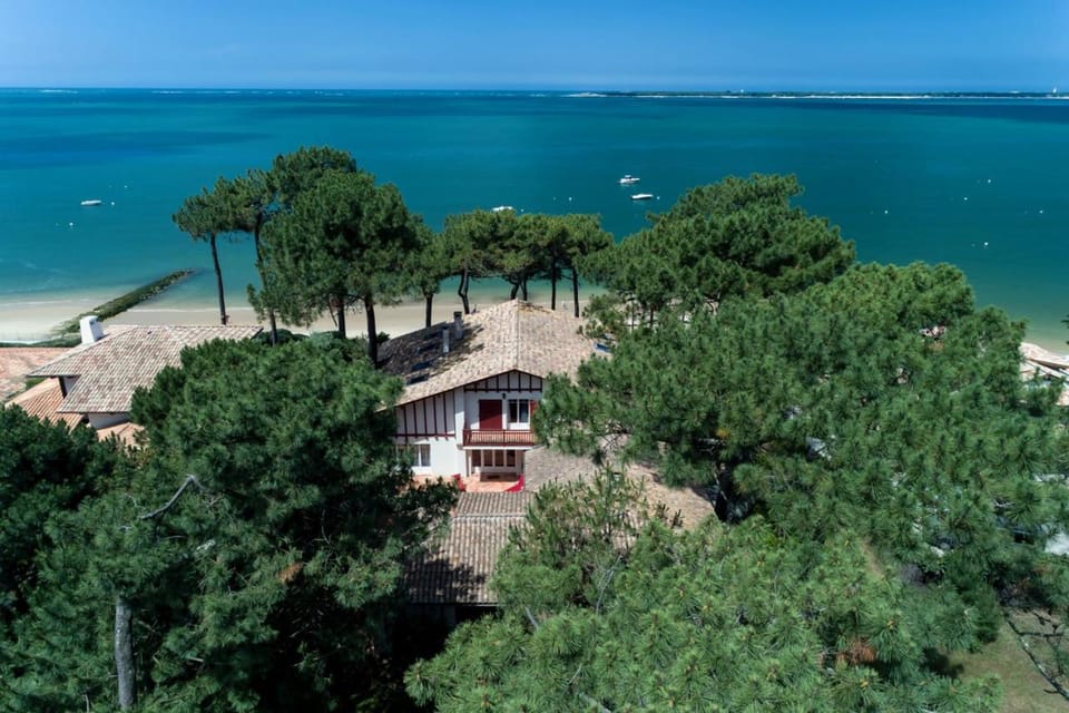 Property building, Natural landscape, Bird's eye view, Beach, Sea view