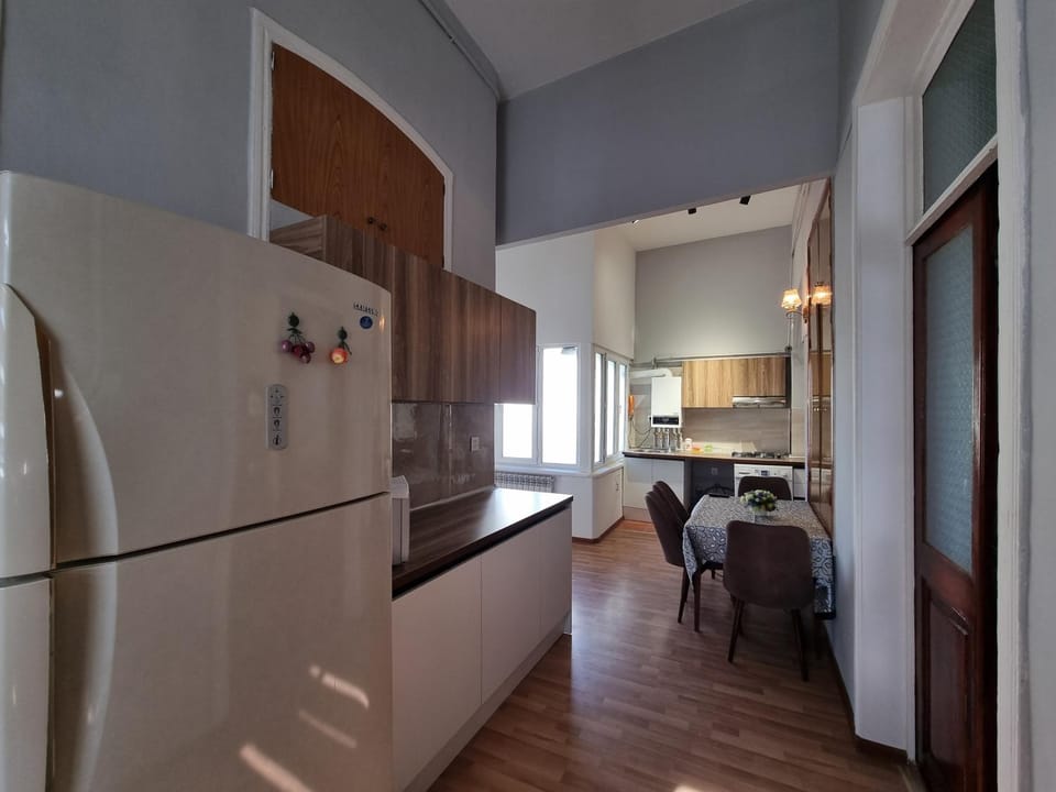 Kitchen or kitchenette, Dining area, dishwasher, minibar, oven, pet friendly, stove