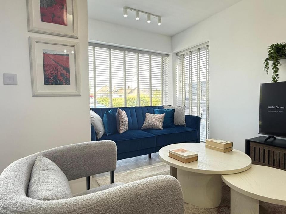 Modern 2-Bed Apartment, Sleeps 5, Free Parking, Netflix, New built Apartment in Cherwell District