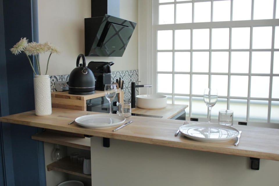 Kitchen or kitchenette, Dining area, Meals, stove, kitchen