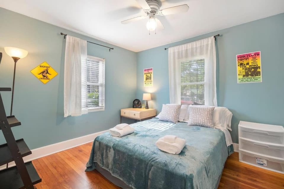 The Bungle House - Funky Bungalow House in North Charleston