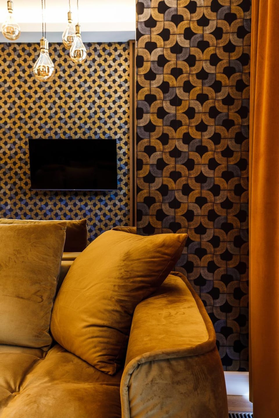 Communal lounge/ TV room, TV and multimedia, Living room, Seating area, Evening entertainment