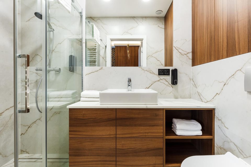 Shower, Bathroom, Photo of the whole room, towels