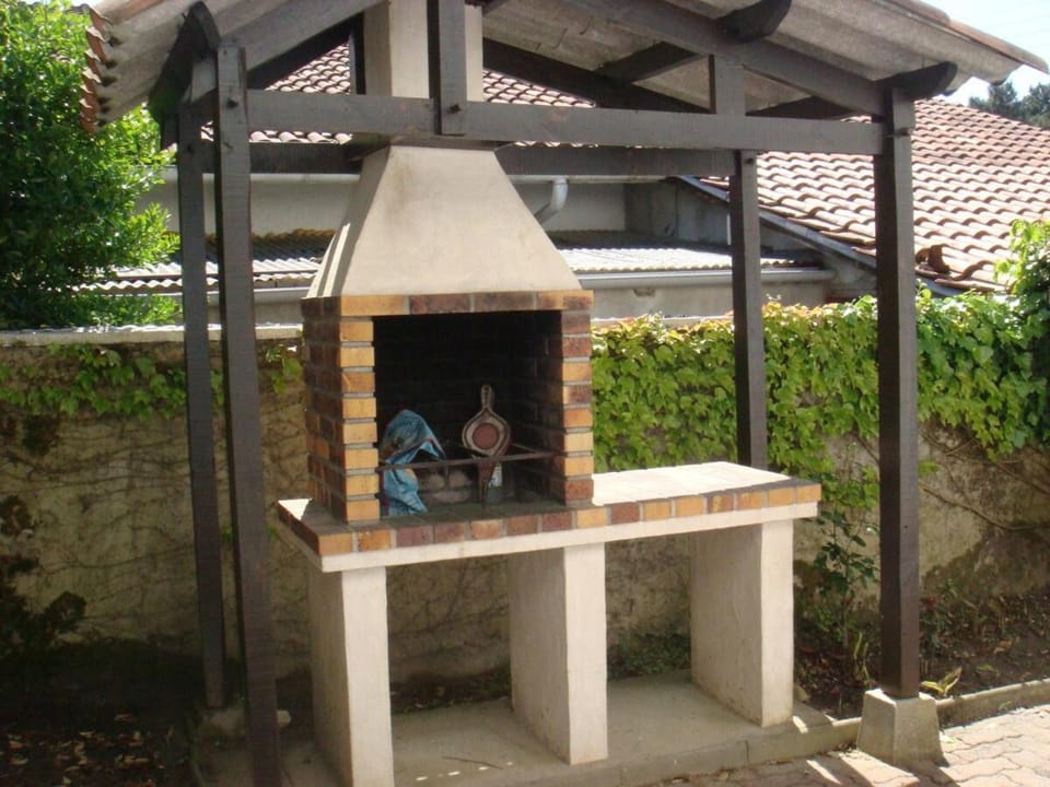 Patio, Day, BBQ facilities, Balcony/Terrace