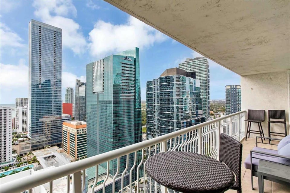 Beautiful Apt -Ocean View -Pool & Gym Apartment in Brickell