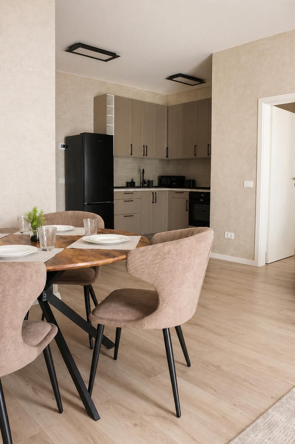 Seating area, Dining area, Communal kitchen