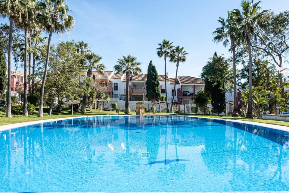 Garden, Swimming pool, Swimming pool