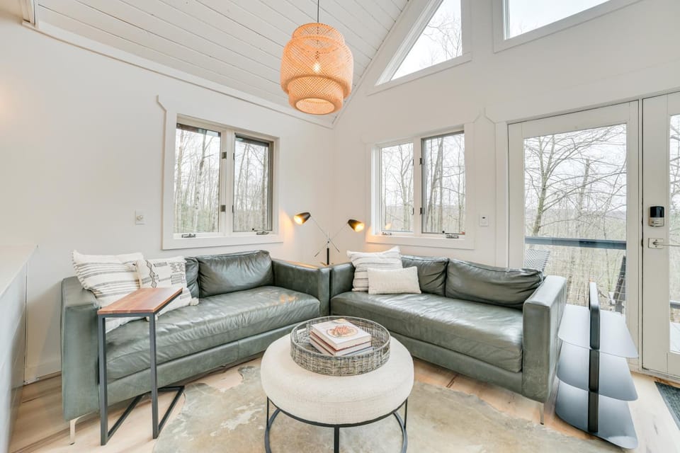 2 Mi to Nubs Nob Resort: All-Season Michigan Haven House in Michigan