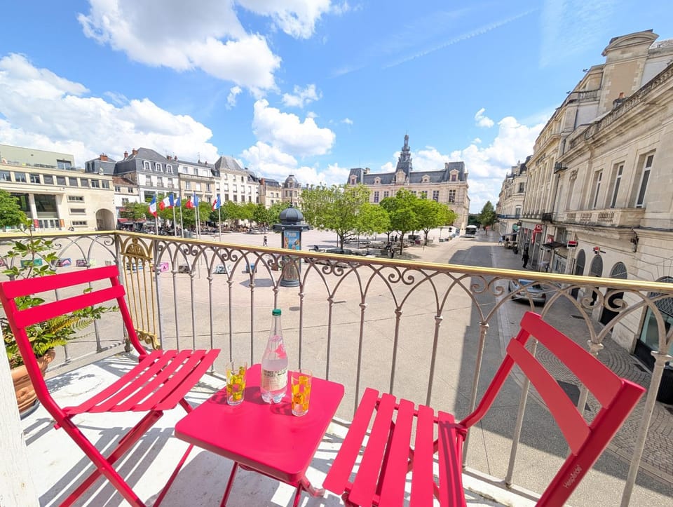 Le Castille d'Or Elégant, en face de l'Hôtel de Ville Apartment in Poitiers