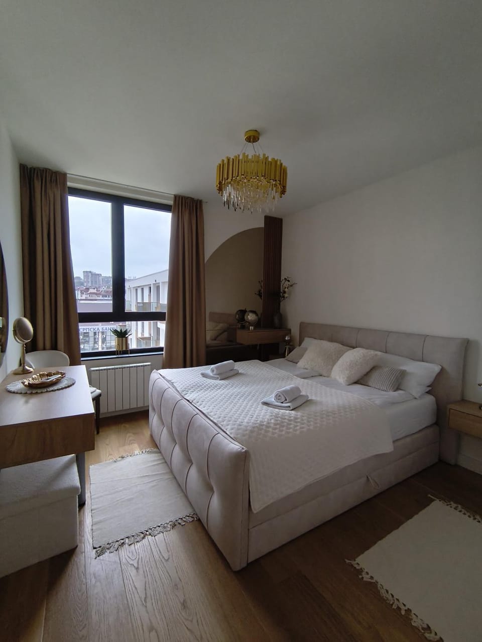 Bed, Bedroom, towels