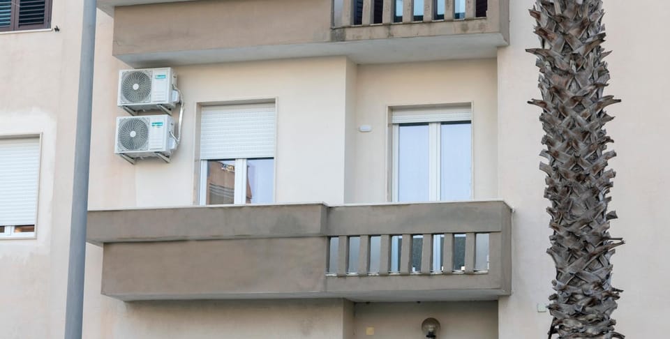 Property building, Balcony/Terrace