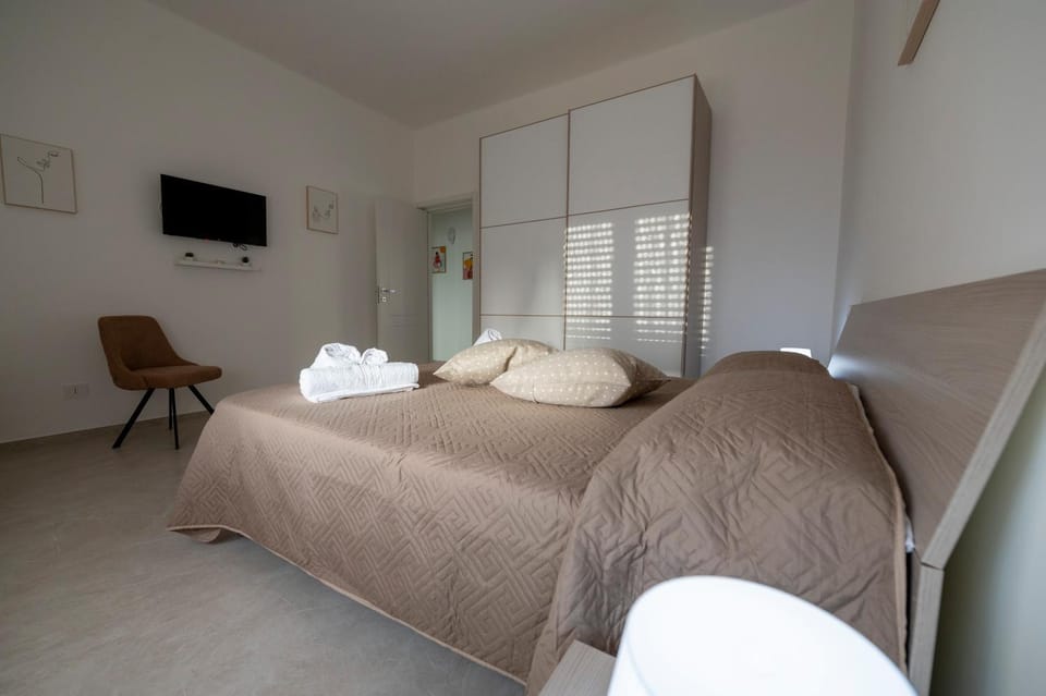TV and multimedia, Bedroom, towels
