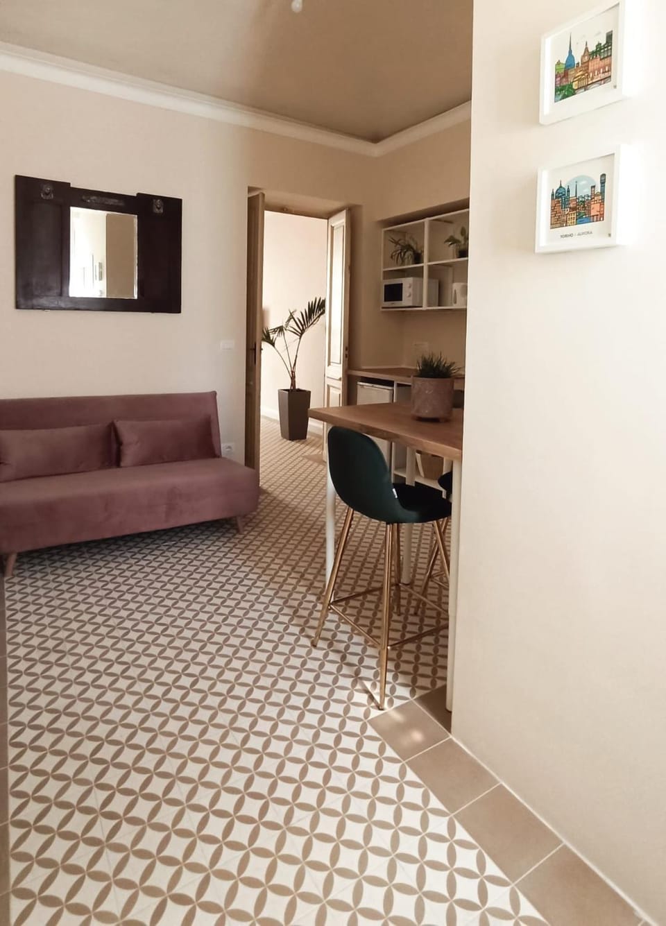 Kitchen or kitchenette, Living room, Seating area, Dining area