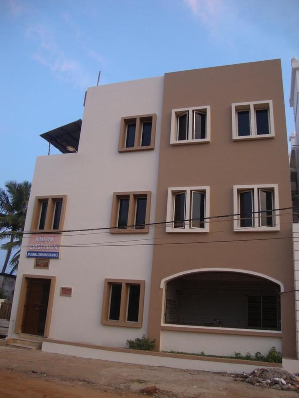 Facade/entrance