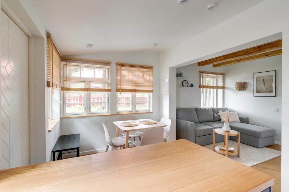Kitchen or kitchenette, Seating area, Dining area